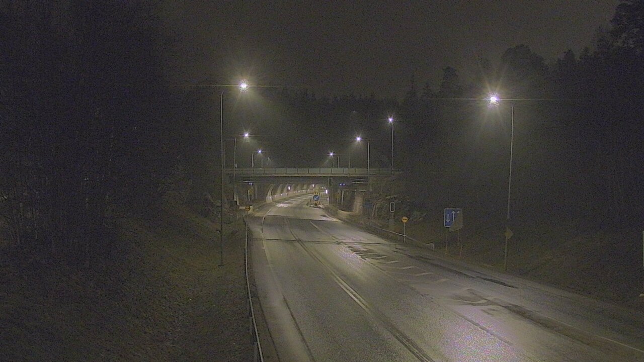 Kelikamerat Kuva Tie 102 Hiidenkallion tunneli, suuaukko etelä, Espoo, Uusimaa