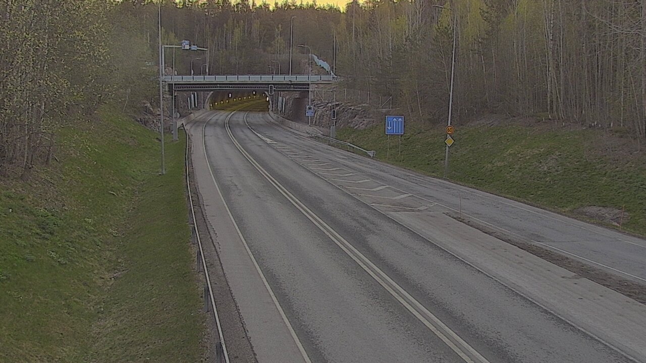 Kelikamerat Kuva Tie 102 Hiidenkallion tunneli, suuaukko etelä, Espoo, Uusimaa