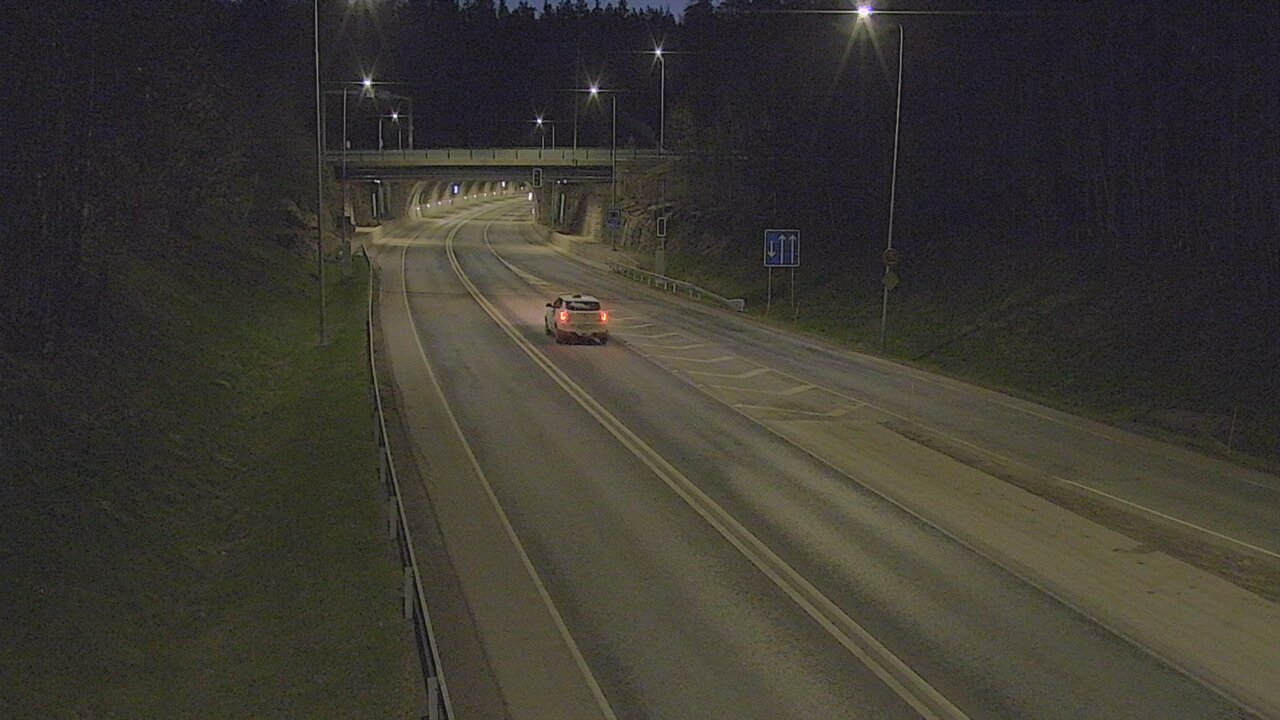 Kelikamerat Kuva Tie 102 Hiidenkallion tunneli, suuaukko etelä, Espoo, Uusimaa