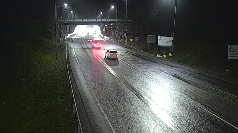 Weather Camera Image Tie 102 Hiidenkallion tunneli, suuaukko etelä, Espoo, Uusimaa