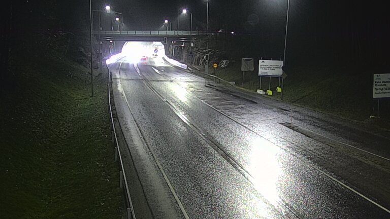 Weather Camera Image Tie 102 Hiidenkallion tunneli, suuaukko etelä, Espoo, Uusimaa