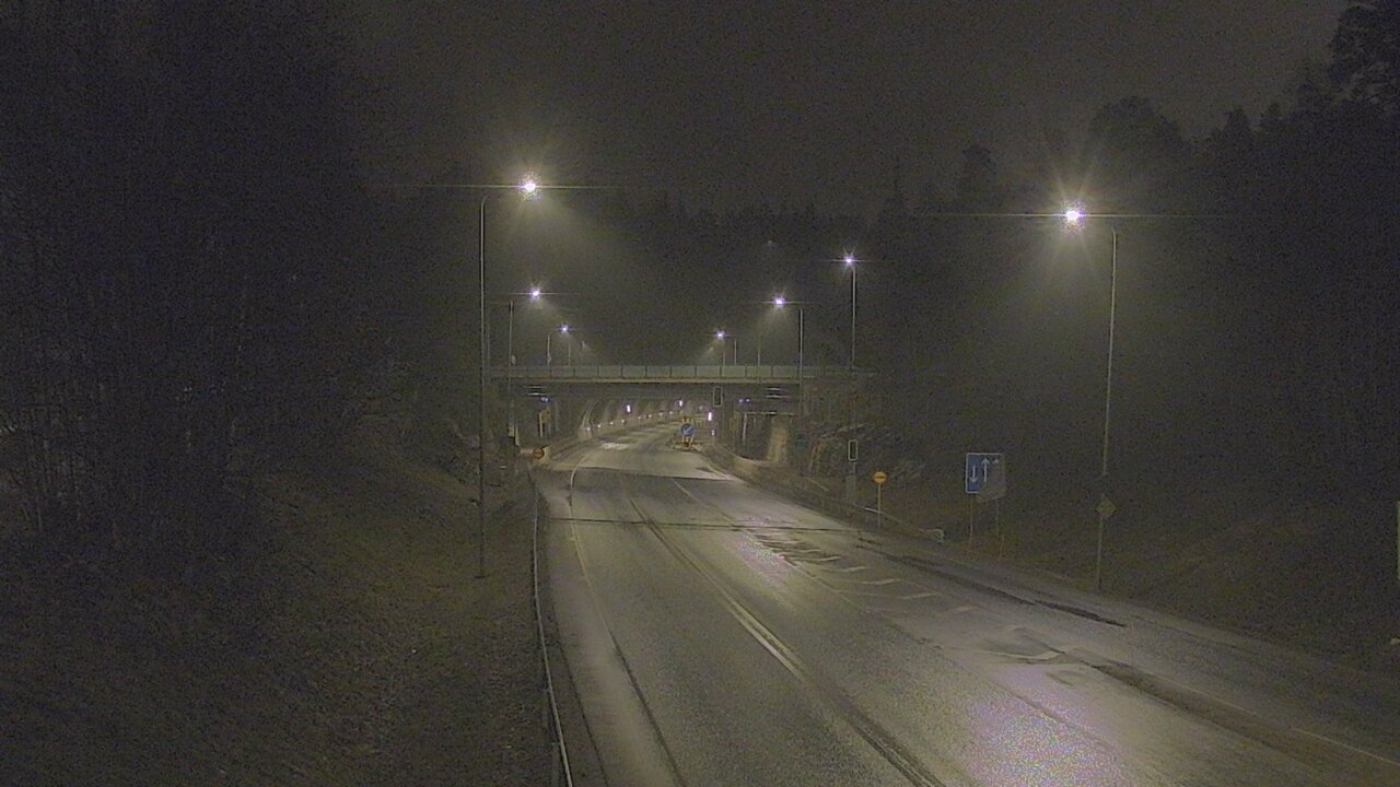 Kelikamerat Kuva Tie 102 Hiidenkallion tunneli, suuaukko etelä, Espoo, Uusimaa