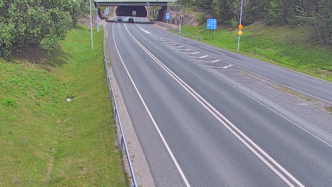 Kelikamerat Kuva Tie 102 Hiidenkallion tunneli, suuaukko etelä, Espoo, Uusimaa