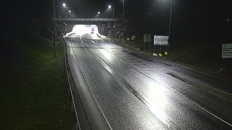 Weather Camera Image Tie 102 Hiidenkallion tunneli, suuaukko etelä, Espoo, Uusimaa