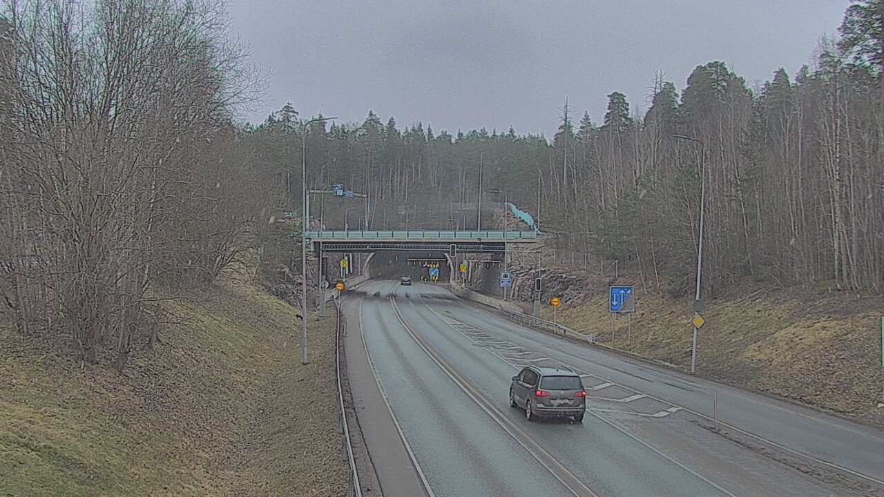 Kelikamerat Kuva Tie 102 Hiidenkallion tunneli, suuaukko etelä, Espoo, Uusimaa