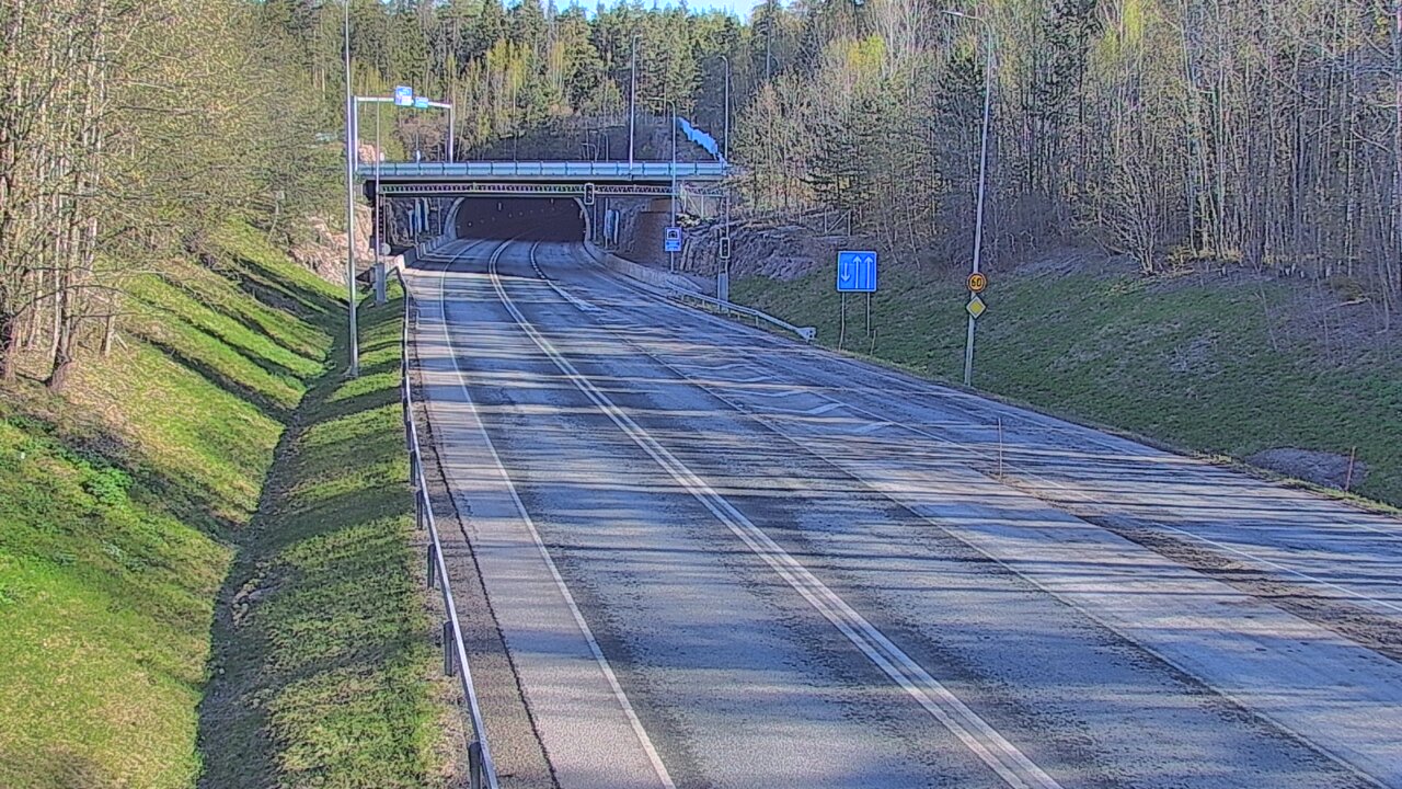 Kelikamerat Kuva Tie 102 Hiidenkallion tunneli, suuaukko etelä, Espoo, Uusimaa