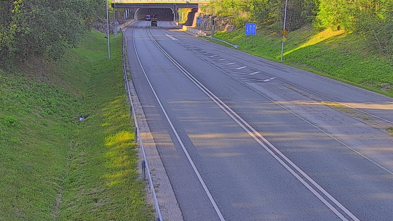 Kelikamerat Kuva Tie 102 Hiidenkallion tunneli, suuaukko etelä, Espoo, Uusimaa