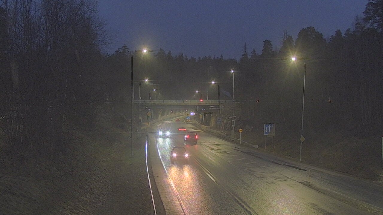 Kelikamerat Kuva Tie 102 Hiidenkallion tunneli, suuaukko etelä, Espoo, Uusimaa