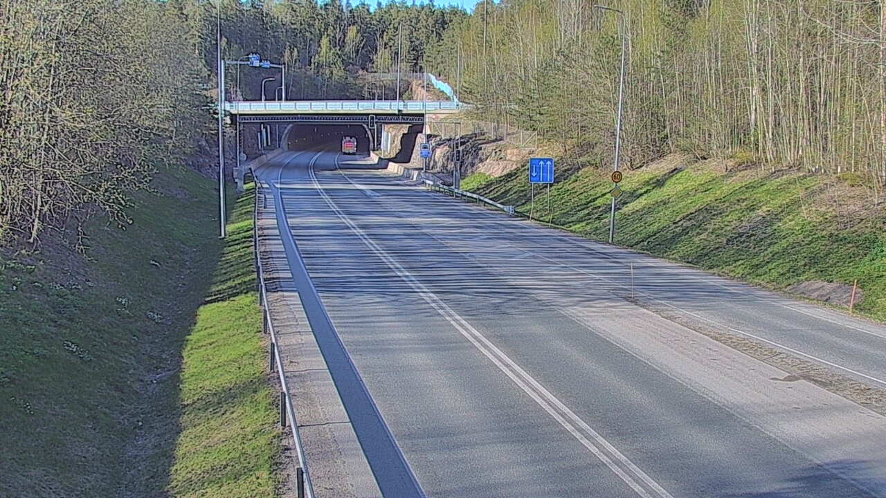 Kelikamerat Kuva Tie 102 Hiidenkallion tunneli, suuaukko etelä, Espoo, Uusimaa