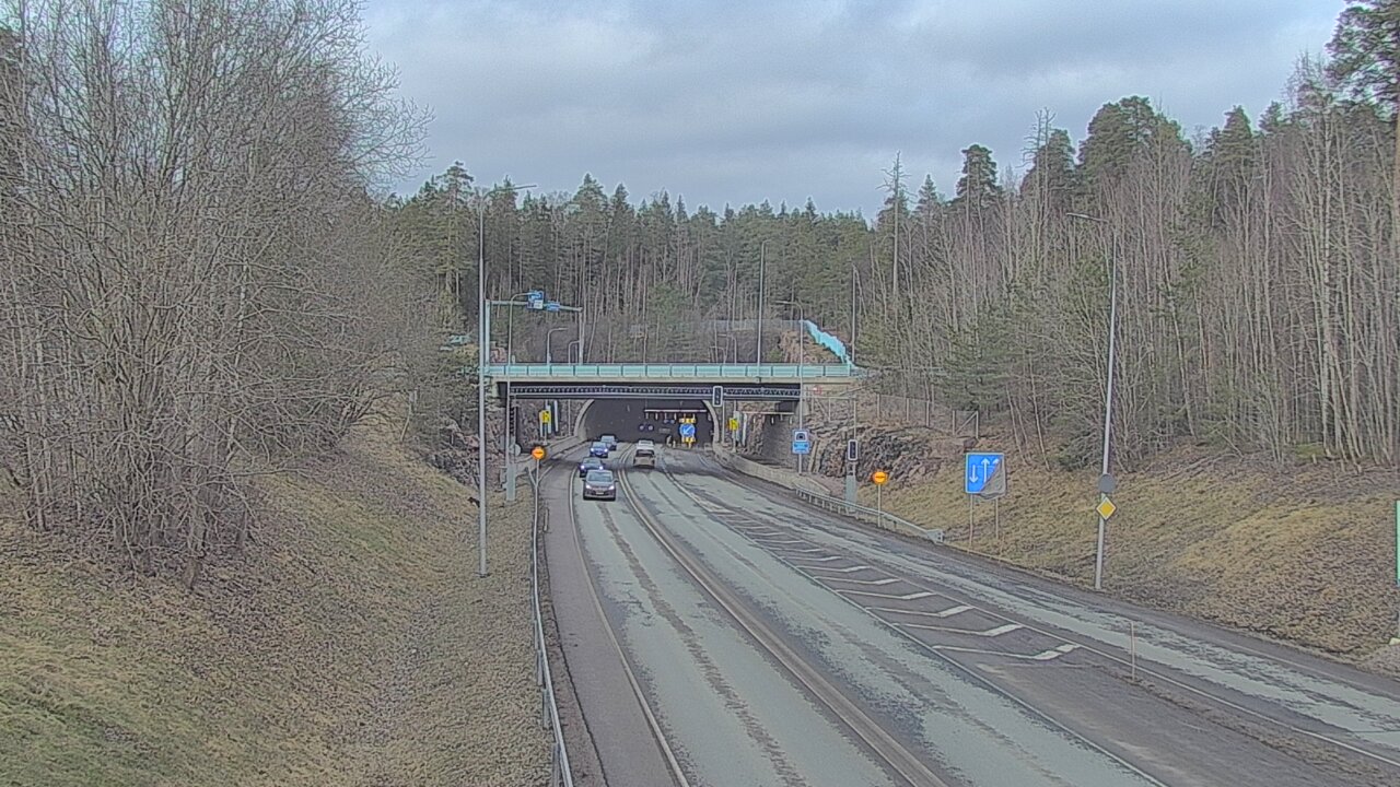Kelikamerat Kuva Tie 102 Hiidenkallion tunneli, suuaukko etelä, Espoo, Uusimaa
