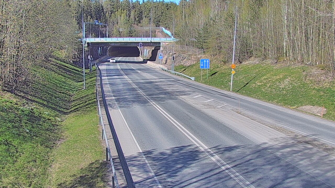 Kelikamerat Kuva Tie 102 Hiidenkallion tunneli, suuaukko etelä, Espoo, Uusimaa