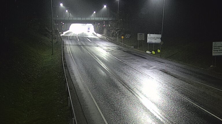 Weather Camera Image Tie 102 Hiidenkallion tunneli, suuaukko etelä, Espoo, Uusimaa