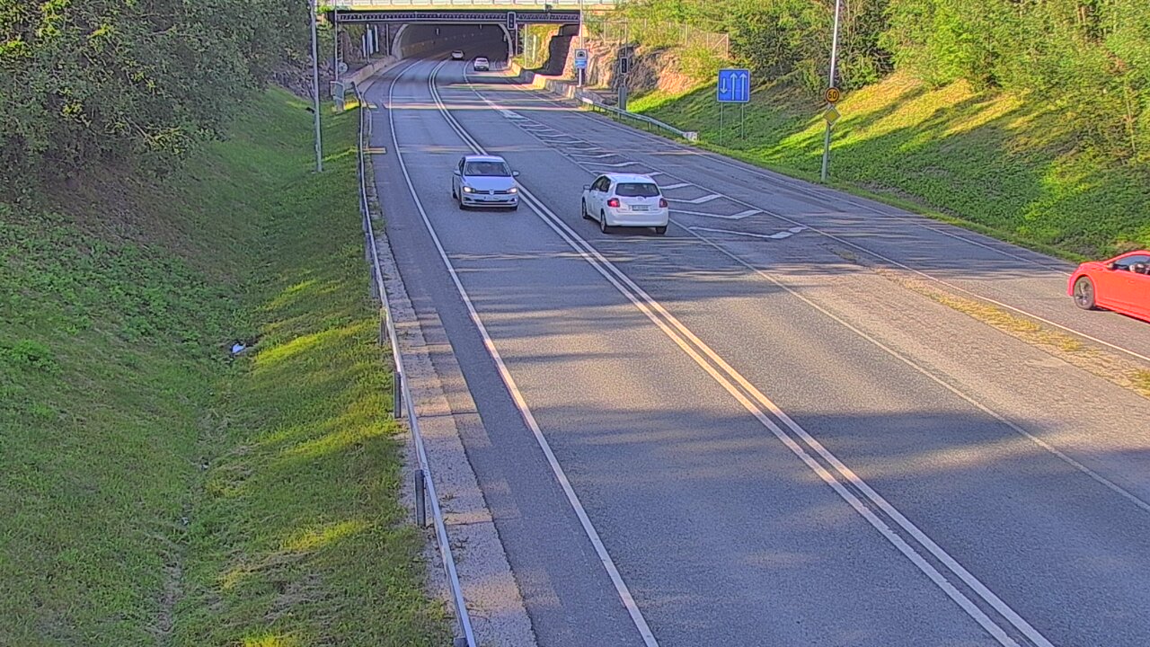 Kelikamerat Kuva Tie 102 Hiidenkallion tunneli, suuaukko etelä, Espoo, Uusimaa