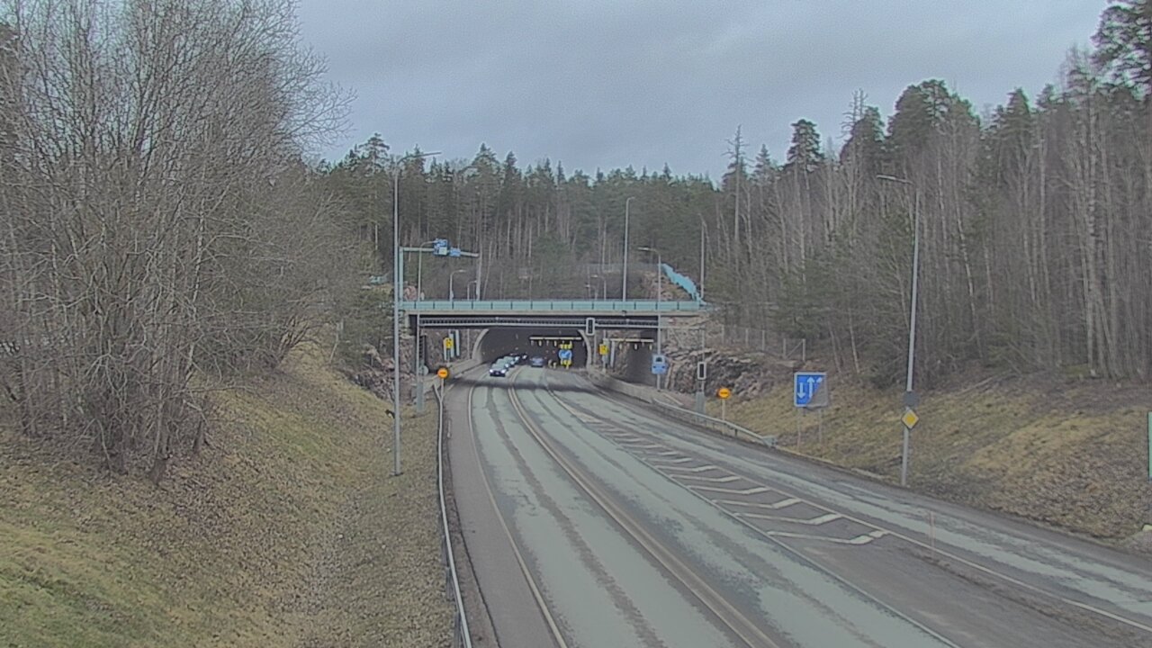 Kelikamerat Kuva Tie 102 Hiidenkallion tunneli, suuaukko etelä, Espoo, Uusimaa