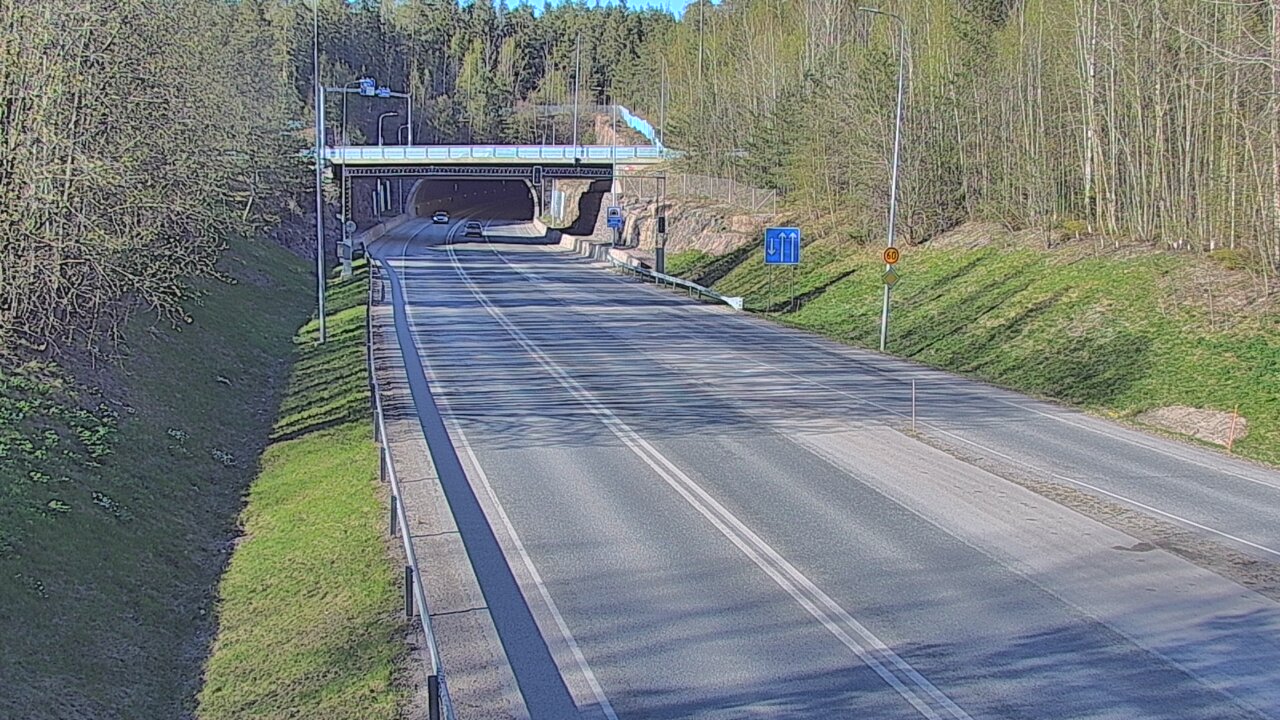 Kelikamerat Kuva Tie 102 Hiidenkallion tunneli, suuaukko etelä, Espoo, Uusimaa