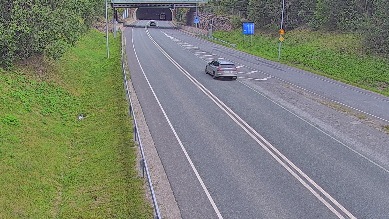 Weather Camera Image Tie 102 Hiidenkallion tunneli, suuaukko etelä, Espoo, Uusimaa