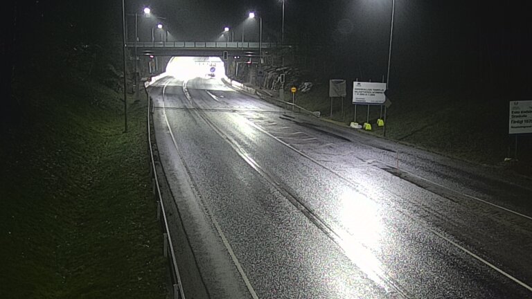 Weather Camera Image Tie 102 Hiidenkallion tunneli, suuaukko etelä, Espoo, Uusimaa