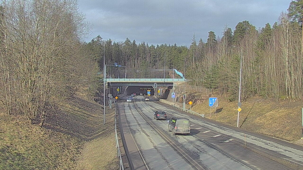 Kelikamerat Kuva Tie 102 Hiidenkallion tunneli, suuaukko etelä, Espoo, Uusimaa