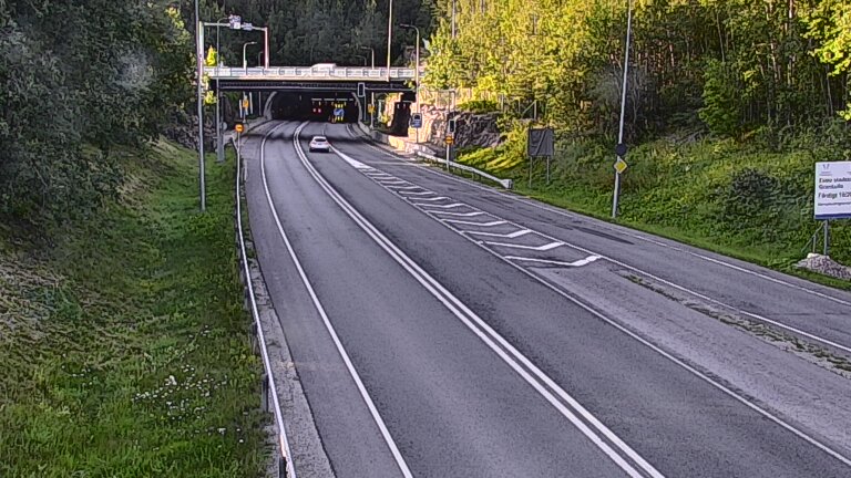Weather Camera Image Tie 102 Hiidenkallion tunneli, suuaukko etelä, Espoo, Uusimaa