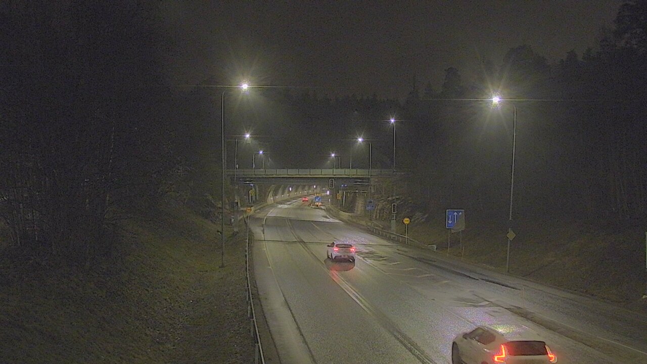 Kelikamerat Kuva Tie 102 Hiidenkallion tunneli, suuaukko etelä, Espoo, Uusimaa