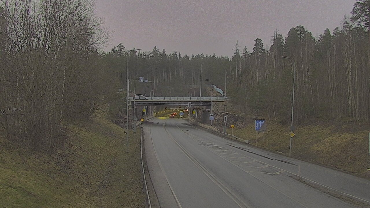 Kelikamerat Kuva Tie 102 Hiidenkallion tunneli, suuaukko etelä, Espoo, Uusimaa