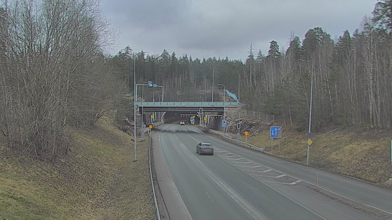 Weather Camera Image Tie 102 Hiidenkallion tunneli, suuaukko etelä, Espoo, Uusimaa
