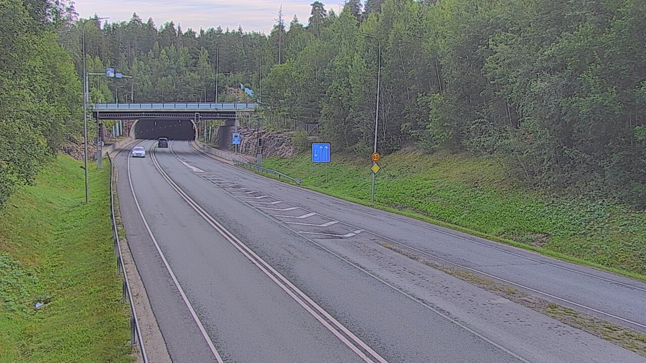 Kelikamerat Kuva Tie 102 Hiidenkallion tunneli, suuaukko etelä, Espoo, Uusimaa