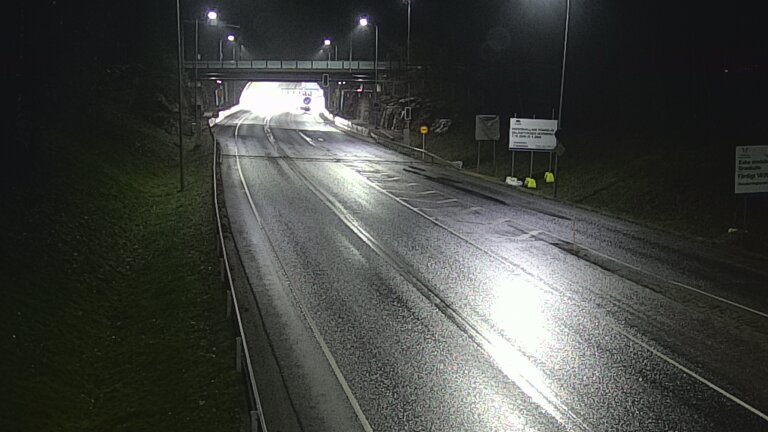 Weather Camera Image Tie 102 Hiidenkallion tunneli, suuaukko etelä, Espoo, Uusimaa