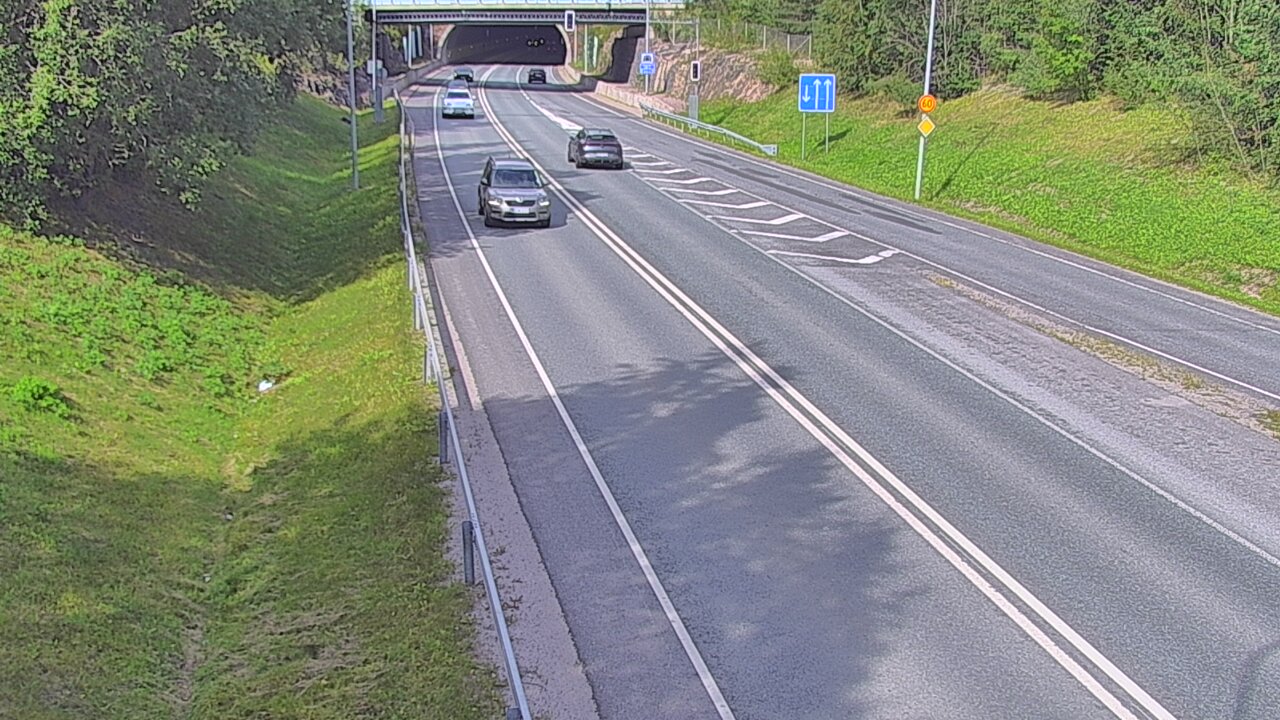 Kelikamerat Kuva Tie 102 Hiidenkallion tunneli, suuaukko etelä, Espoo, Uusimaa