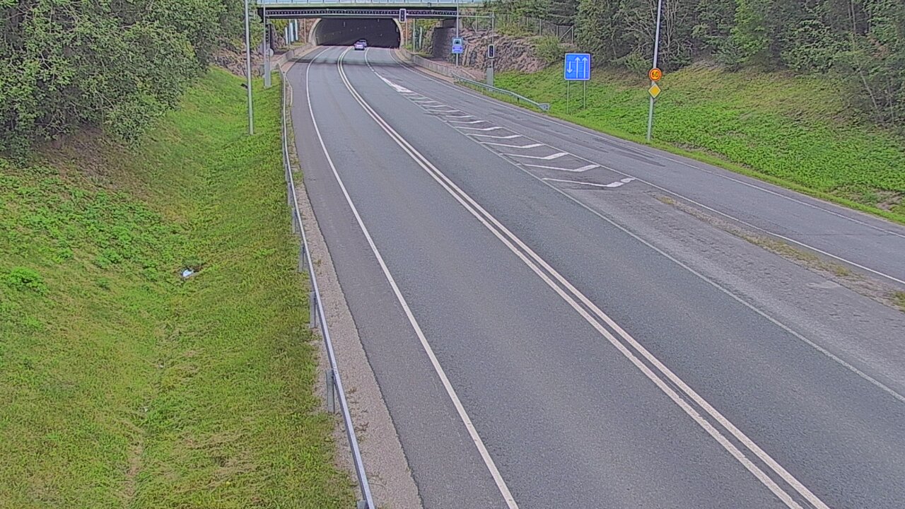 Kelikamerat Kuva Tie 102 Hiidenkallion tunneli, suuaukko etelä, Espoo, Uusimaa