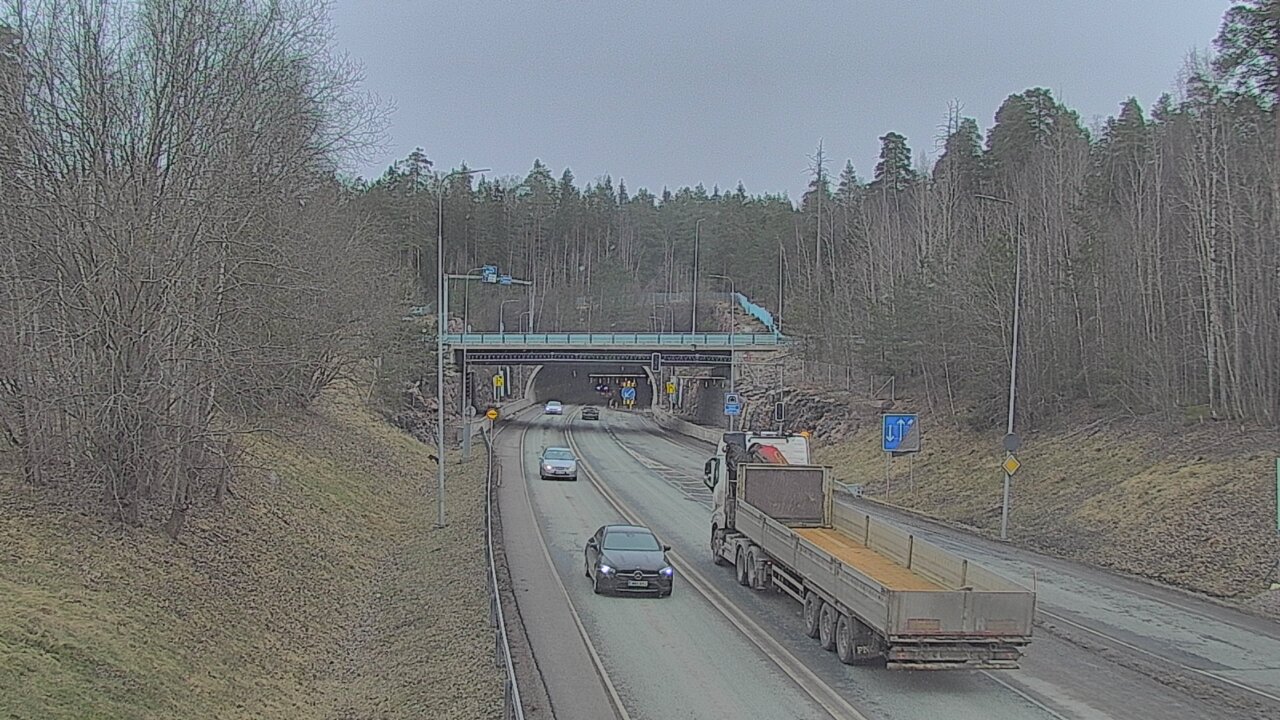 Kelikamerat Kuva Tie 102 Hiidenkallion tunneli, suuaukko etelä, Espoo, Uusimaa