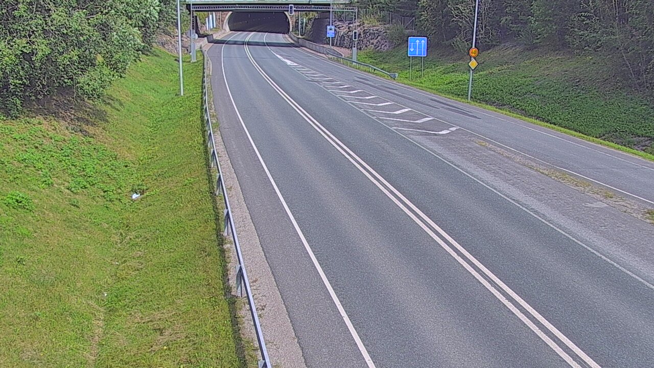Weather Camera Image Tie 102 Hiidenkallion tunneli, suuaukko etelä, Espoo, Uusimaa