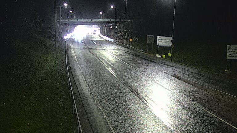 Weather Camera Image Tie 102 Hiidenkallion tunneli, suuaukko etelä, Espoo, Uusimaa