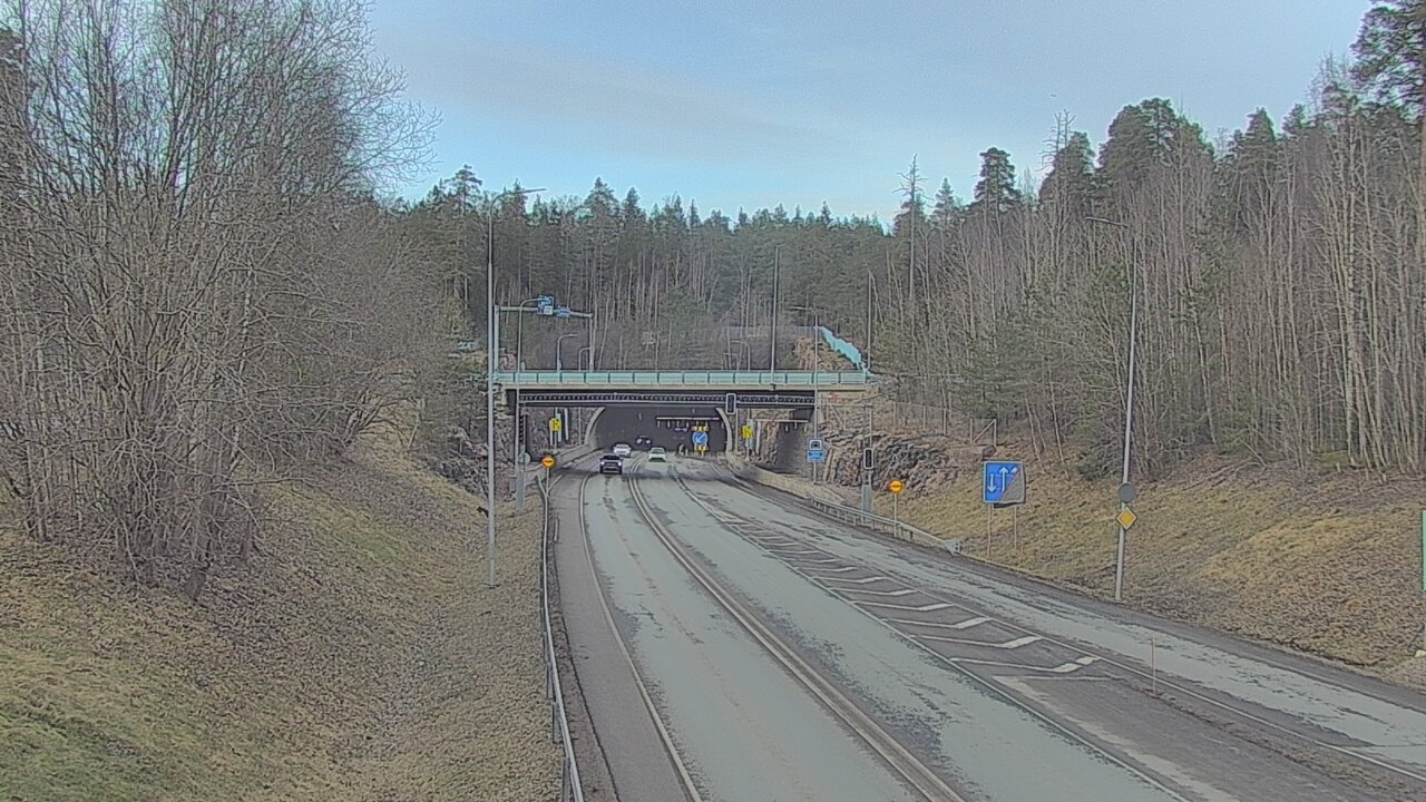 Kelikamerat Kuva Tie 102 Hiidenkallion tunneli, suuaukko etelä, Espoo, Uusimaa
