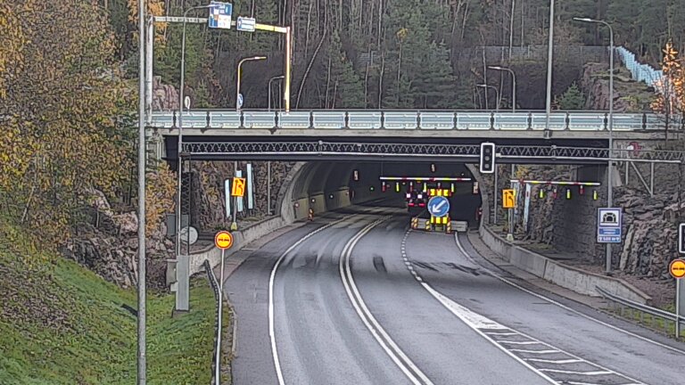 Kelikamerat Kuva Tie 102 Hiidenkallion tunneli, suuaukko etelä, Espoo, Uusimaa