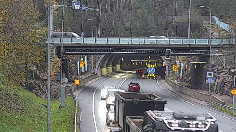 Kelikamerat Kuva Tie 102 Hiidenkallion tunneli, suuaukko etelä, Espoo, Uusimaa