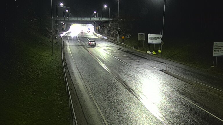 Weather Camera Image Tie 102 Hiidenkallion tunneli, suuaukko etelä, Espoo, Uusimaa
