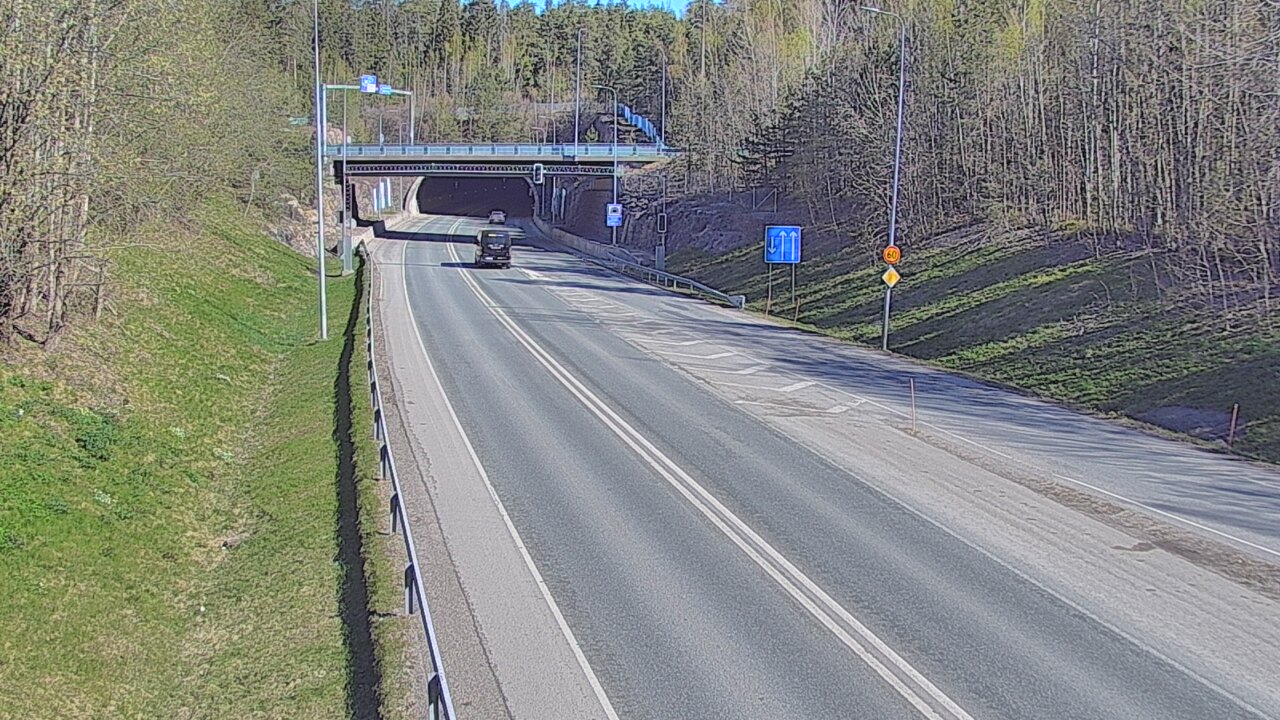 Kelikamerat Kuva Tie 102 Hiidenkallion tunneli, suuaukko etelä, Espoo, Uusimaa