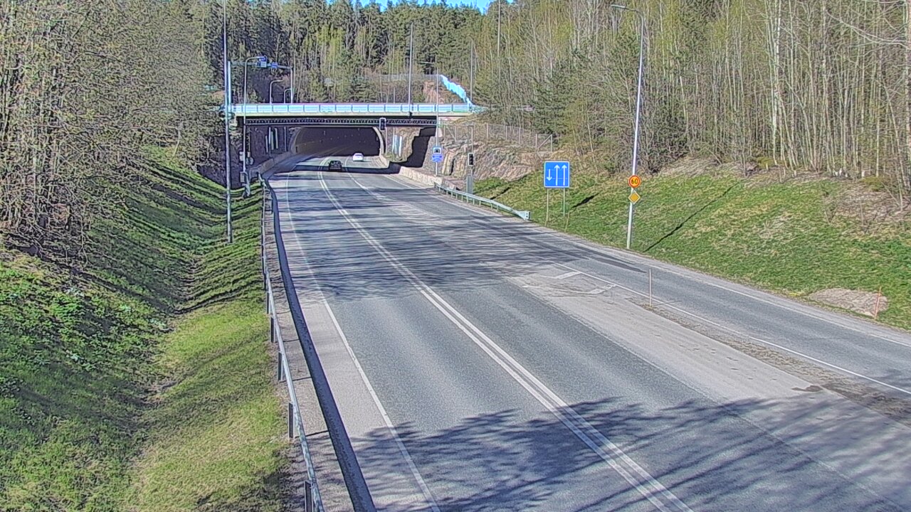 Kelikamerat Kuva Tie 102 Hiidenkallion tunneli, suuaukko etelä, Espoo, Uusimaa