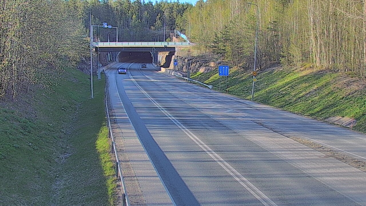 Kelikamerat Kuva Tie 102 Hiidenkallion tunneli, suuaukko etelä, Espoo, Uusimaa
