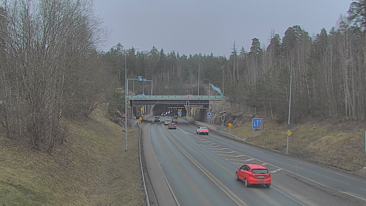 Kelikamerat Kuva Tie 102 Hiidenkallion tunneli, suuaukko etelä, Espoo, Uusimaa