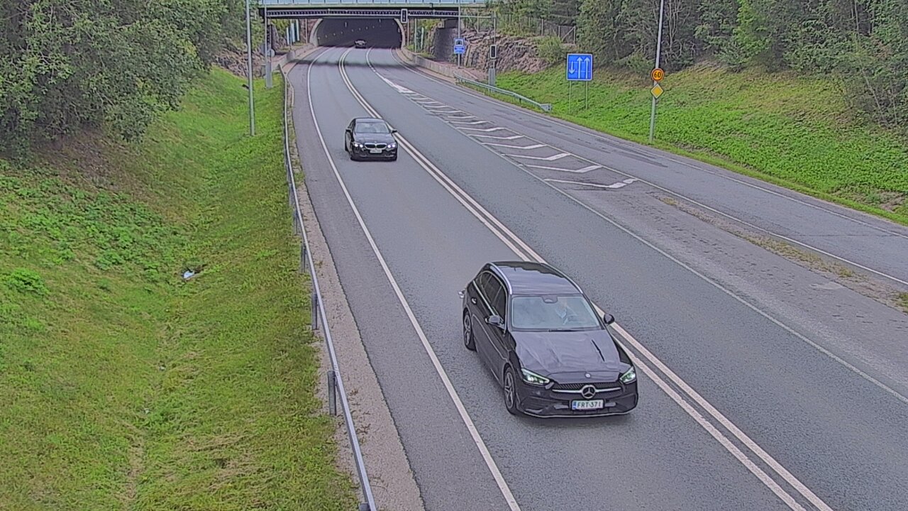 Weather Camera Image Tie 102 Hiidenkallion tunneli, suuaukko etelä, Espoo, Uusimaa