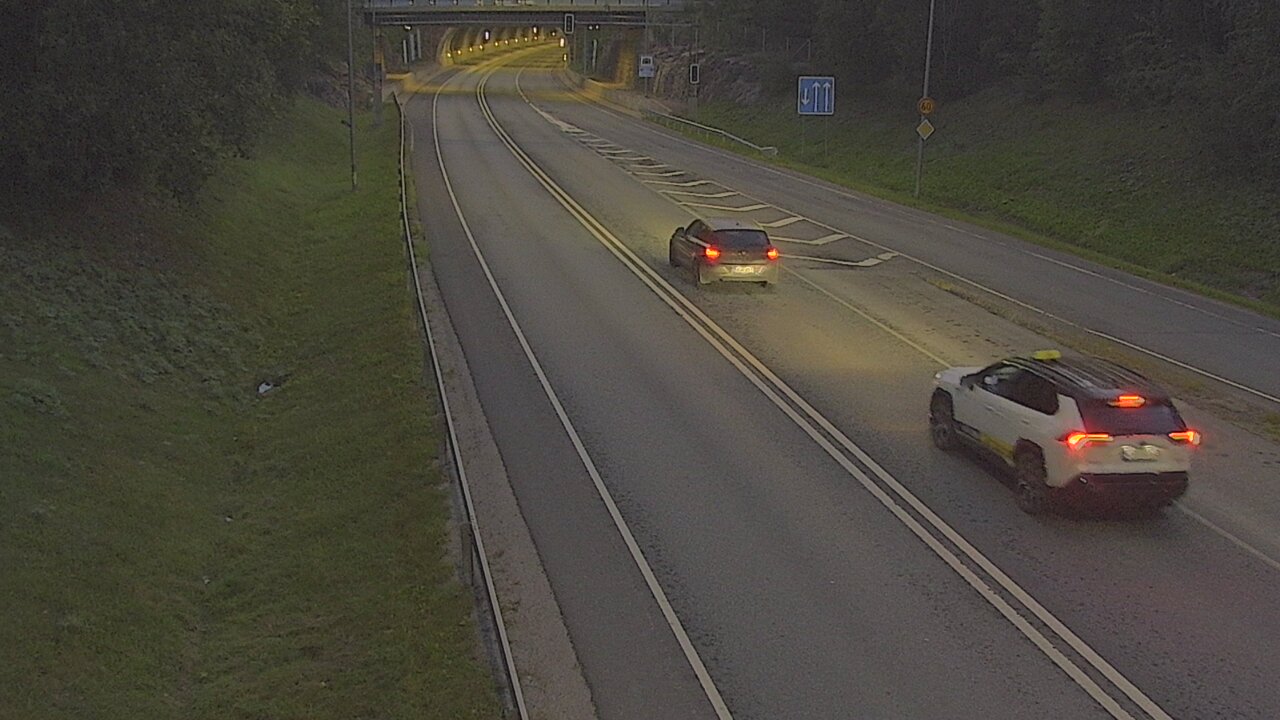 Kelikamerat Kuva Tie 102 Hiidenkallion tunneli, suuaukko etelä, Espoo, Uusimaa