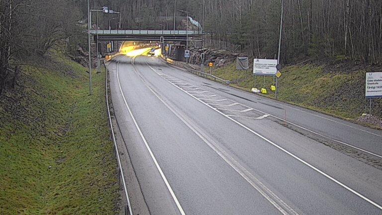 Weather Camera Image Tie 102 Hiidenkallion tunneli, suuaukko etelä, Espoo, Uusimaa