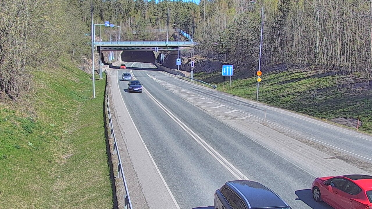 Kelikamerat Kuva Tie 102 Hiidenkallion tunneli, suuaukko etelä, Espoo, Uusimaa
