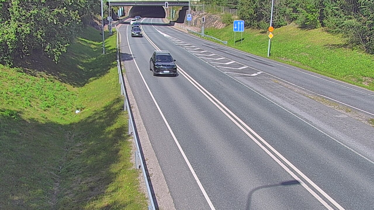 Kelikamerat Kuva Tie 102 Hiidenkallion tunneli, suuaukko etelä, Espoo, Uusimaa