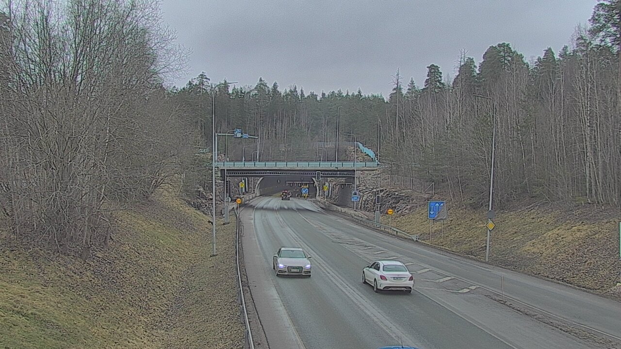 Weather Camera Image Tie 102 Hiidenkallion tunneli, suuaukko etelä, Espoo, Uusimaa