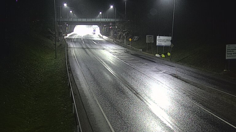 Weather Camera Image Tie 102 Hiidenkallion tunneli, suuaukko etelä, Espoo, Uusimaa
