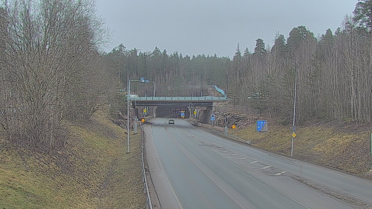 Weather Camera Image Tie 102 Hiidenkallion tunneli, suuaukko etelä, Espoo, Uusimaa