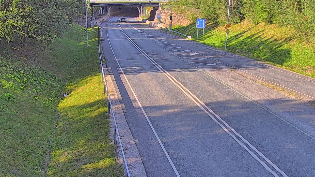 Kelikamerat Kuva Tie 102 Hiidenkallion tunneli, suuaukko etelä, Espoo, Uusimaa